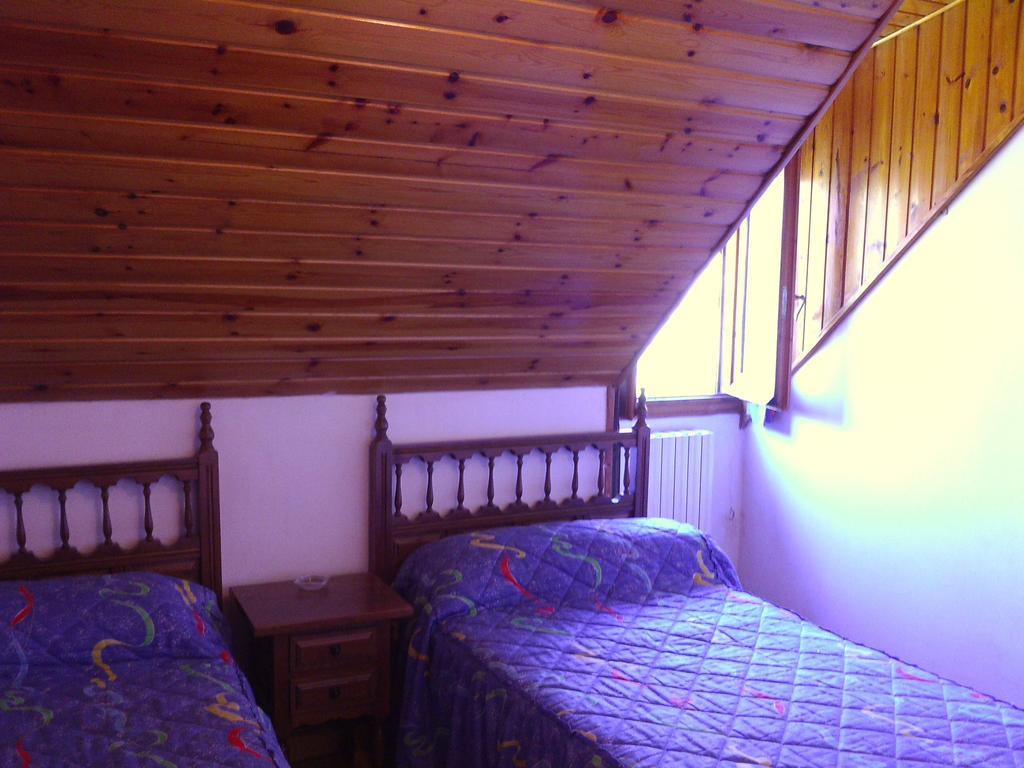 Pension Pallaruelo Saravillo Zimmer foto