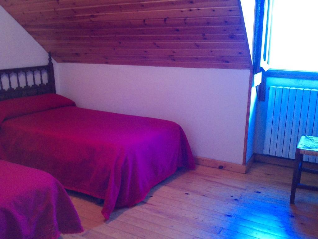 Pension Pallaruelo Saravillo Zimmer foto